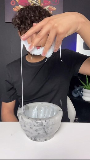 Toothpaste Application Techniques Demonstrated