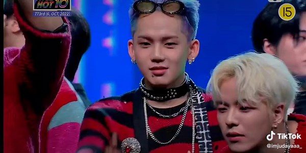 jamming to bp sunbaenim's shutdown encore stage. #treasure_yg #foryou