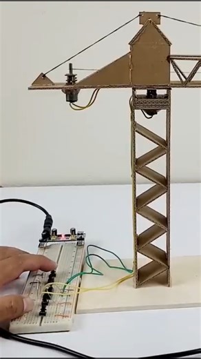 521K views · 4.7K reactions | Una grúa Torre completamente de cartón con Circuito Sencillo ️ #proyectos #ProyectosEscolares #inventoscaseros | Muy Fácil De Hacer | Facebook