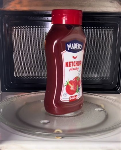 Microwave VS Ketchup 🥫🍝🍅🤯What's next?#Ketchup #tomat #red #big #sauce #delicious #foodtok #microwave
