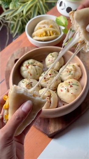 Pani me Chessy Momo? banaye ghar par😱 Bao Bun Recipe #shortsfeed #viral #bread