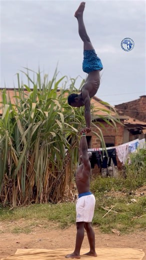 Hand to hand balancing 😲🔥