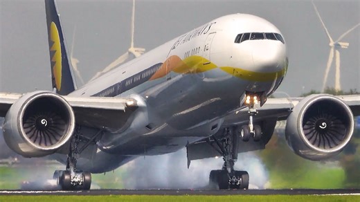 How Pilots Handle the Craziest Crosswinds and the Smoothest Touchdowns