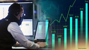 US stocks inch higher with jobs report ahead