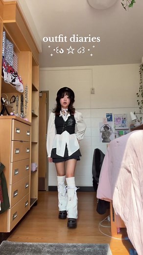 Nothing i do is for the male gaze i dress up for ME (and so hot girls will compliment me😋) #collegeoutfits