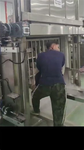 The -190C liquid nitrogen freezer for durian