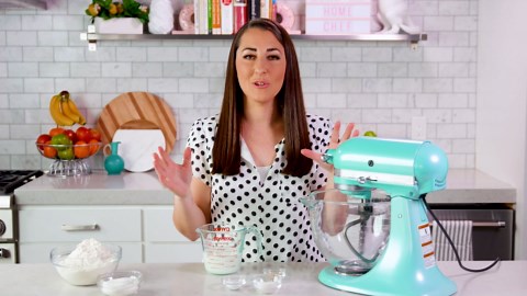 Gooey caramel pecan monkey bread