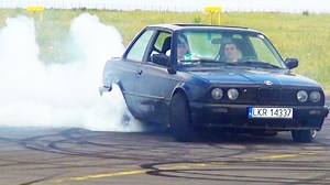 BMW E30 Burnout & Drift – Tire Smoke, Sound & Sideways Action | Classic 3er Drifting