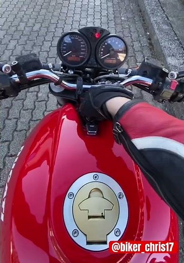 On the road again! 😎🤙🏻 - Ducati Monster 695 [4K60FPS]
