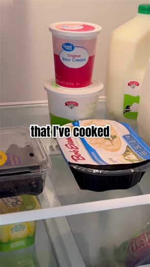 6 Quick Tips to Declutter Your Fridge-Sunday Reset #declutterquickly #katekaden