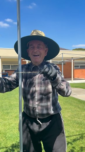 Dedo shares his trick on tying up tomatoes 🍅 This way ensures that the tomato plants don’t slide down the stick when the crop becomes too heavy, which is always a “problem” for Dedo Alex because his tomatoes are so incredibly prolific! #backyardgarden #gardening #gardeninglife #instagardenlovers #family #tomato #tomatoes #veggies #veggiegarden #veggiepatch #veggarden #vegetables #vegetablegarden #vegetablegardening #respect | Capaldo cooks