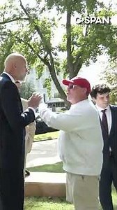 Protester heckles independent Senate candidates