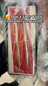 🤩 READ DESCRIPTION… Just snagged two sets of vintage gold-filled Cross pens for $6—here’s how I turned that into profit: •The Find: Spotted two sets of gold-filled Cross pens at a thrift store—$6 total. Had to grab them. •The Value: A quick check confirmed each set’s worth over $20. That’s a no-brainer win. •Reseller Insight: Research is everything. Brands like Cross and details like gold-filled are your clues—don’t sleep on the small stuff. •Why It Sells: People snap up quality items with a vi