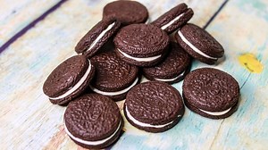 HOMEMADE OREO COOKIES FULL RECIPE : https://youtu.be/8f3YX0jsCAQ YOUTUBE : http://bit.do/ewqhX | Yummy Recipes