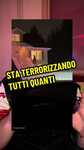 Creature inquietanti nei video di Natale