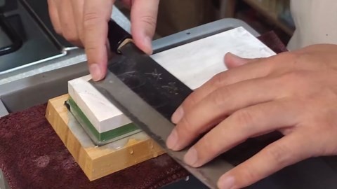 Whetstone 1000 6000 Grit Kitchen Knife Sharpening Stones 2 Side Water Wet Stone Sharpener Kit Japanese Wetstone Knives Sharpeners Waterstone Whet Stone Anti-slip Base Angle Guide User Guidebook