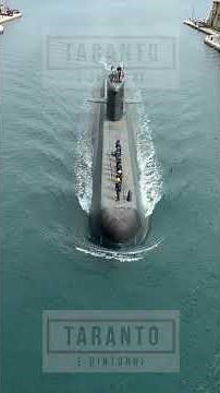 Taranto – Il sommergibile Gazzana attraversa il canale navigabile #taranto #marinamilitare