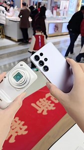 19K views · 223 reactions | The new and old flagships compete! S25Ultra vs S4 Zoom 10x telephoto peak showdown! | Trendy Tech Review | Facebook