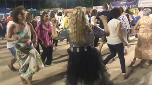 71K views · 1K reactions | SAGRA DEL MAIALE - S. PIETRO IN CAMPO ( lu ) SPRITZ DANCE di A. Cottini - tututu tatata Una grande ONDA di BALLERINI Non smetterebbero mai di ballare , anche quando la base musicale finisce loro imperterriti continuano  Oltre a tutto questo mare di gente vogliamo ringraziare gli organizzatori di questa splendida SAGRA che ogni hanno ci danno la possibilità di essere presenti 殺 | BALLO CON I CIAO | Facebook