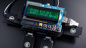 Raspberry Pi используется как контроллер Block Erupter для майнинга Bitcoin