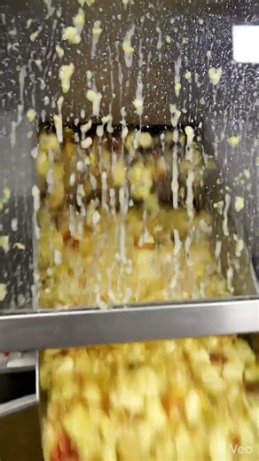 Apple chops machine 🖤🖤🫴 #aivideo #viralvideo #1000subscriber #1000subscriber