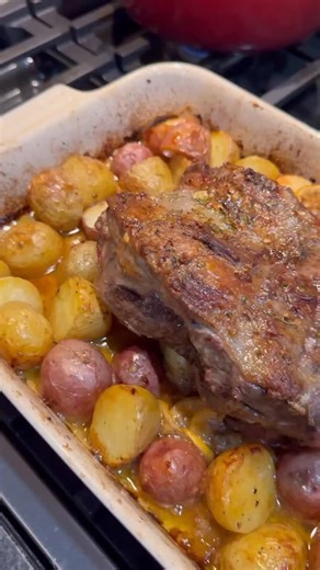 Roasted Leg of Lamb over Lemon Baby Potatoes- I know lamb is a no to many but to me this is top delicious meal. I just add a side of green (romaine lettuce) salad with green onion and truly live my best life 😂😋😋 Ingredients: 1 boneless leg of lamb ( a little over 2 lbs) 2 lbs baby potatoes, gold and red 1 lemon, sliced 1 lemon, juiced 3 tbs olive oil 1 tsp salt 1/2 tsp black pepper Rosemary, for garnish Compound butter 1/4 cup butter, at room temperature 1 tbs fresh rosemary, chopped 2 garlic