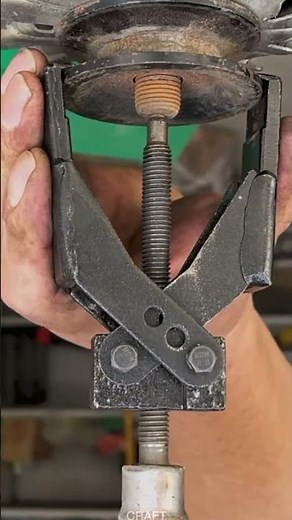 Universal and Efficient Dismantling Tool