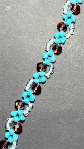 Making Beaded Bracelet! Easy Tutorial 🤍🩵😍 #youtubeshorts #diy #viral #diyjewelry #bracelet