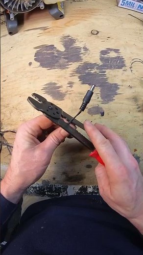Car battery hack. What no way! Dead battery. How to DIY battery tender. Home made 12 volt charger