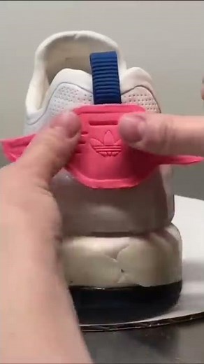 The Trick to Making a Hyperrealistic Cake