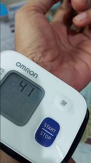 The OMRON RS1 automatic wrist blood pressure monitor is easy,