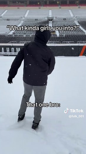 Homie just love to play in the snow (I’m that homie👀😂🤷🏾‍♂️) #snow #snowbunny #snowstorm #fyp #trending
