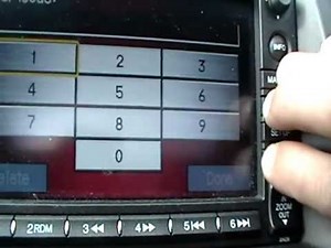 Comment trouver et insérer le code de la radio de la Honda CR-V.