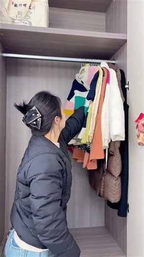 With this elastic band storage wardrobe, you can save more space. It is simple and convenient to