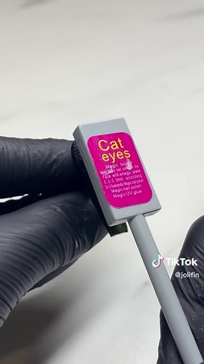 How to Cat-Eye Shellac.💅🏼 #nailtutorial #nailart #nailtok #naildesign