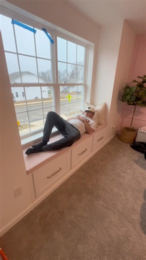 DIY Window Bench en el cuarto de mi niña 💕 #diyproject #mixedcouple #latinaygringo #decorinspo