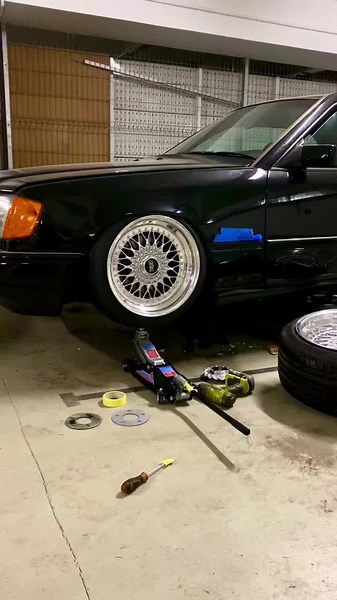 Ultimate Stance: Bagged Mercedes Benz W124 with BBS LM Wheels