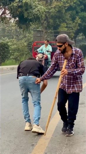 Funny 🤣 comedy 🎭 pranks #yuotubeshorts #viral #comedyfilms #trending #shortsfeed