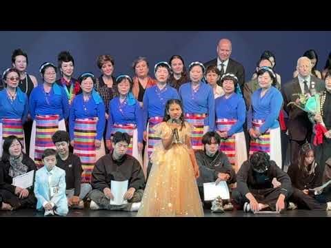 Scarlett singing: My heart will go on