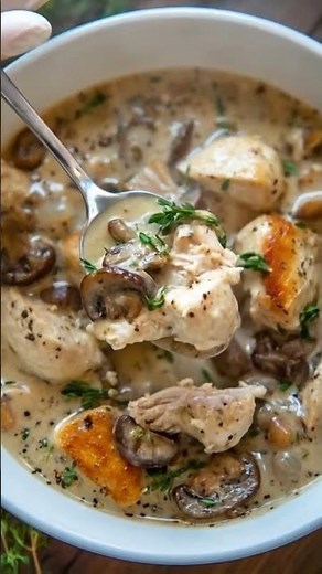 🥣 The Ultimate Creamy Garlic Chicken & Mushroom Stew #easyrecipes #elisedeliciousbites #cooking