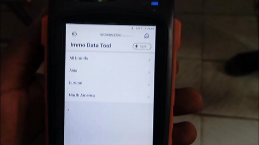 Notre apprenant Mécatronique niveau 2 vous explique la procédure de programmation des clés électroniques, ceci démontre à suffisance la qualité de formation professionnelle transmise. Donc c'est un Fake c'est la réalité dans notre Centre. Si tu souhaites connaître davantage inscris toi maintenant. Les inscriptions se poursuivent tous les jours ouvrables. Contactez nous via WhatsApp au 00237 6 73 08 39 33 pour plus d'informations | Duvalier automobile