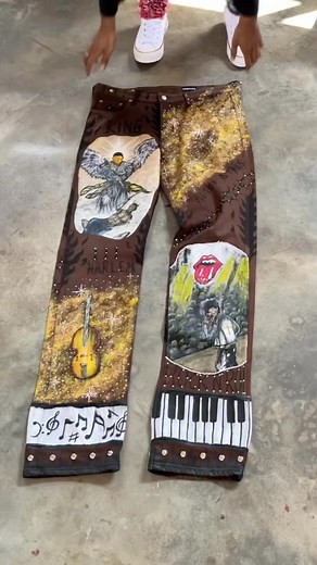 Cut & Sewn Hand Drawing Hand Painting Rhinestone Size 36x34 Sold ❌ #wearableart #customclothing #customclothes #workofart #custompants #fashionart #textileart #handpainted | Handcukk