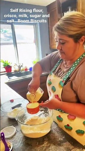 5 ingredient Southern Drop Biscuits in 30 minutes! Self rising flour, crisco, sugar, salt, milk.