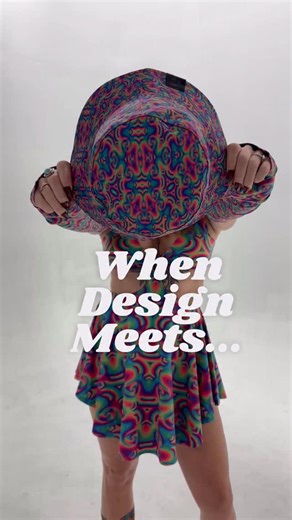 Colorimetry Lights on Instagram: "Patterns Transform 🍭 🎨: @the.steve 💃: @ev.creatrix #trippy #visuals #edm #festivalfashion #psychedelic"