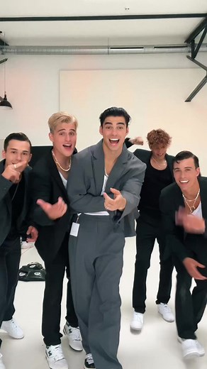 we got you 🤞🏼@elevatormansion #viral#foryou#trend#crush#love#elevatorboys