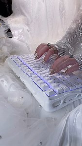 82K views · 167 reactions | Perfect holiday gift! 勇The keyboard is 15% Black Friday discount. Use code Berry to get extra 5% off. 勇Mercury K1 Lite - Snow White, very creamy thocky no mod at all. . . . . Is this your vibe? Getting addicted to keebs tapping sounds. Crazy obsessive satisfying keebs. #asmr #keyboardasmr #keyboard #customizedkeyboard #cutekeyboard #keyboardart#typing#assemble #typing #mechanicalkeyboard #keycaps #keyboardbuild | Xiao Guo | Facebook