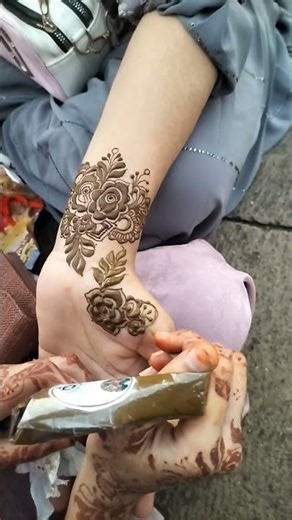 mehandi design simple front hand #henna #mehandi #mehndi #mehandidesign #henna #hennadesign #brid