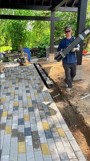 How to install plastic drainage channels next to paving slabs #construction #paving #satisfying #diy