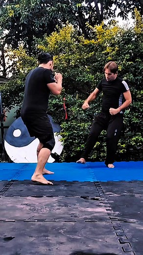 369K views · 10K reactions | CHUTE furacão ️  VS JEET KUNE DO #minhafestajunina #taekwondo #capoeira #purotalento #jeetkunedo #muaythai #wingchun #karate #mma #jiujitsu #kickboxing #kungfu #kravmaga | Mestre do Kung Fu | Facebook