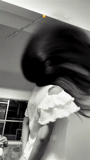 #capcut #capcutpioneer #capcutnow သင်လည်း ဒီလိုမျိုး Zarima hair flip challenge 💃✨ လန်းလန်းလေးတွေ ကိုယ်တိုင်လုပ်ချင်ပါသလား? 🤍 အခုခေတ်စားနေတဲ့ “ / hair flip trend” ကို AI နဲ့ video edit လုပ်ရတာ အရမ်းလွယ်ကူသွားပြီနော် — slow motion hair movement, cinematic motion blur, soft light glow နဲ့ powerful aesthetic vibe တစ်ခုလုံးကို viral style အဖြစ်ပြောင်းလဲပေးနိုင်ပါတယ် 🖤✨ ဒီလို hair flip moment က TikTok မှာ အရမ်း viral ဖြစ်နေပြီး တစ်ခါတင်လိုက်တာနဲ့ instantly confidence aesthetic energy ထွက်လာစေတယ် �
